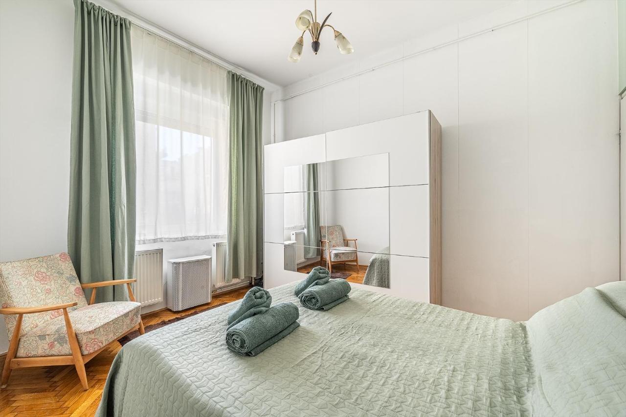 Then & Now Apartman