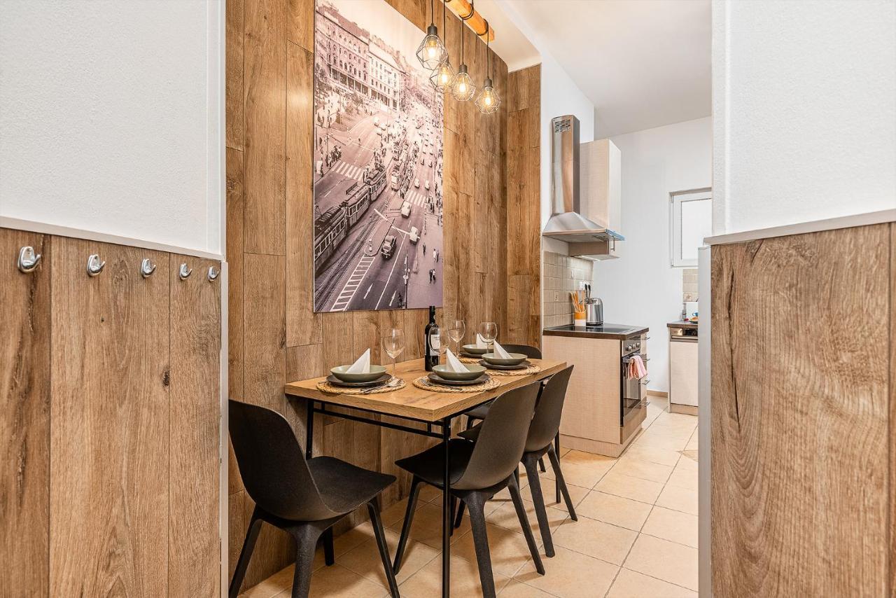Then & Now Apartamento Budapest